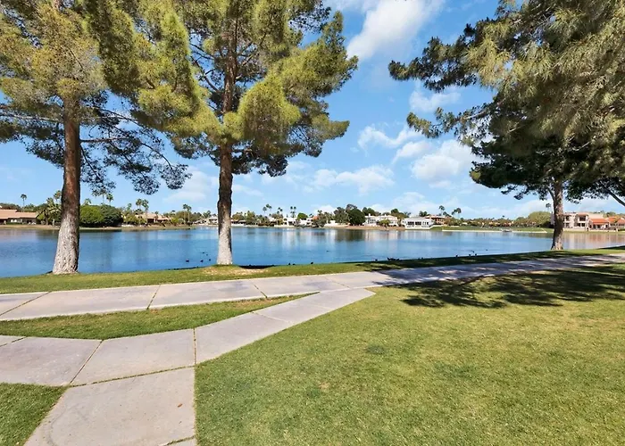 Waterfront Views, Office, Main Floor, Walkable *