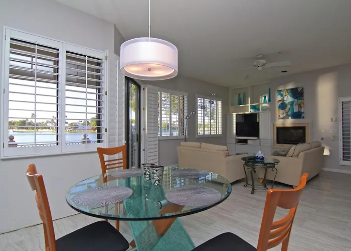 Waterfront Views, Office, Main Floor, Walkable *