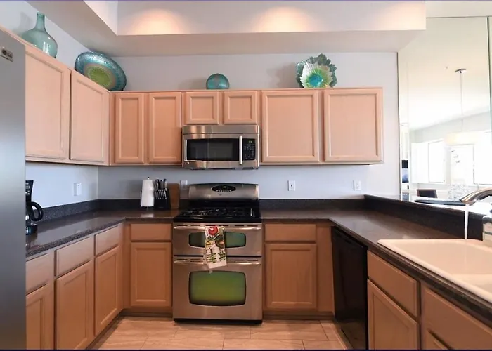 Holiday home Waterfront Views, Office, Main Floor, Walkable Scottsdale